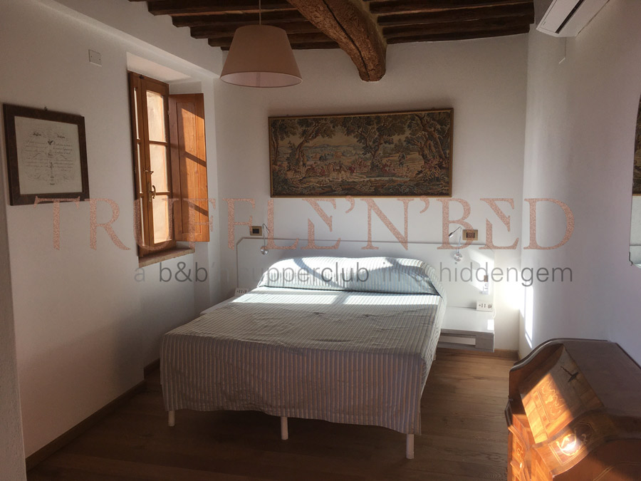 MG1 trufflenbed - bed and breakfast and supper club - Siena, Toscana, Italia